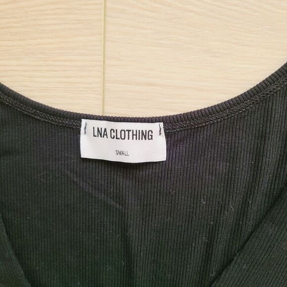 LNA Clothing Tank Top‎ S Black Ribbed Knit Stretch V-Neck Sleeveless Pullover - Picture 4 of 7
